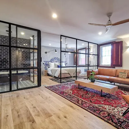 World Heritage Flat With River View *