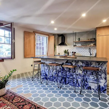 World Heritage Flat With River View * Oporto
